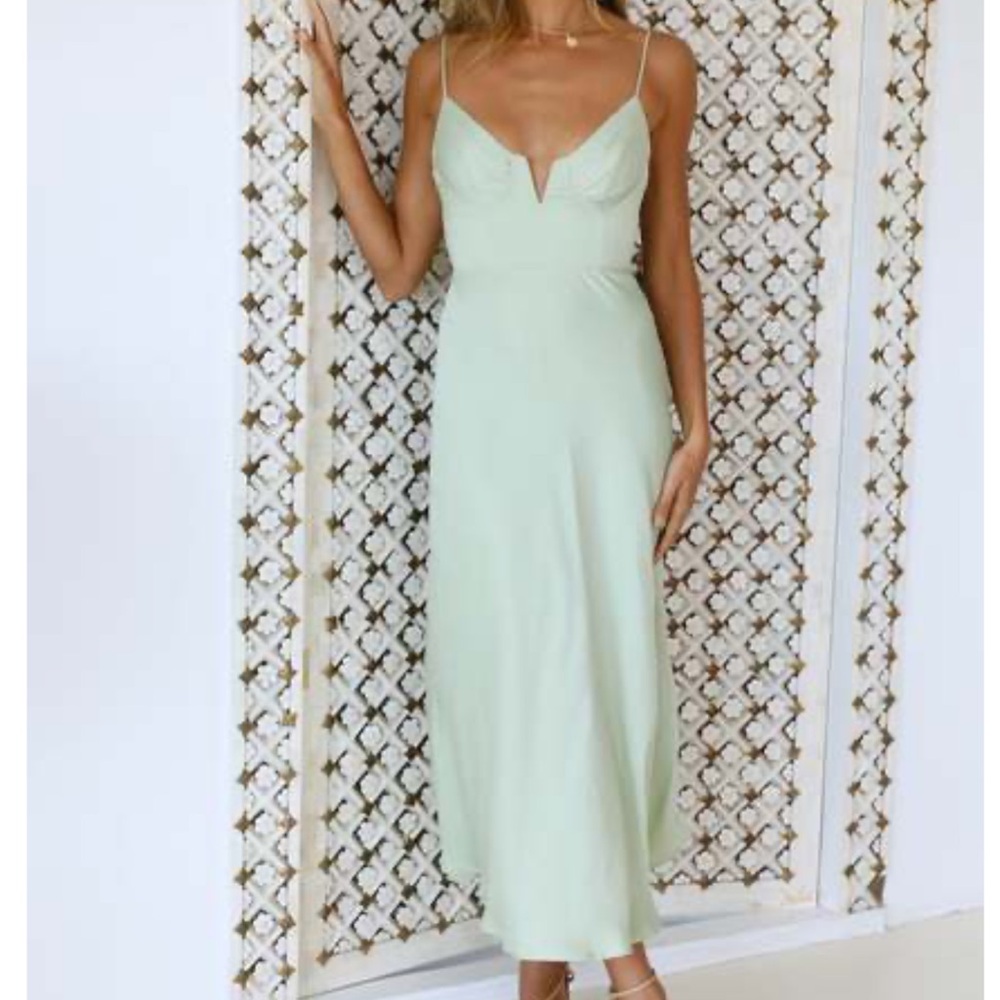 Hello Molly - Private Kiss Midi Dress Avocado